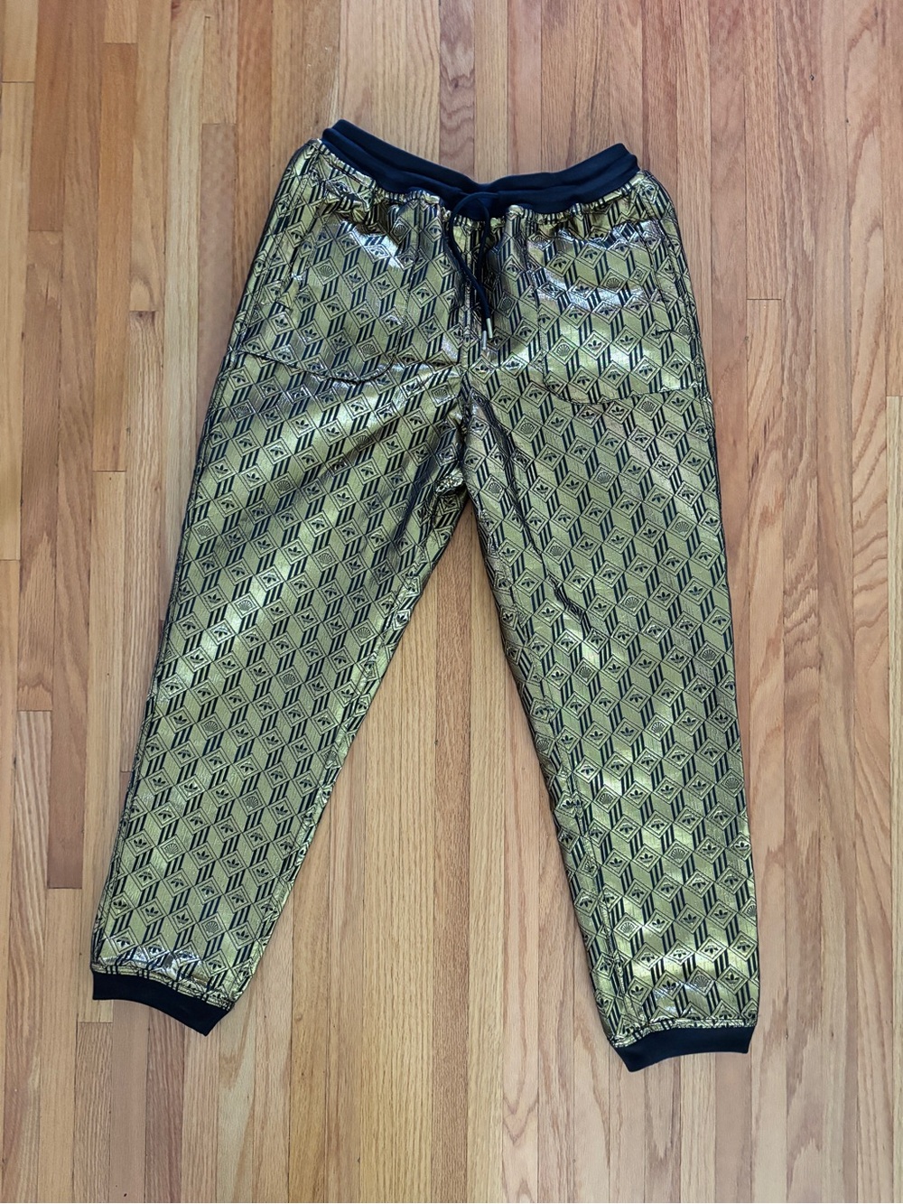 Adidas SST track pants 🌟LIMITED EDITION🌟